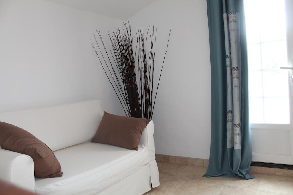Residence Mas Du Tadorne Saintes-Maries-de-la-Mer Rum bild